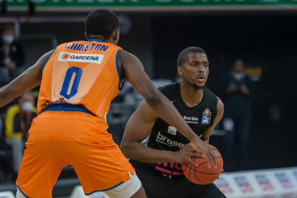 防守端给予 防守端给予