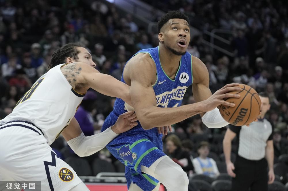 的首次亮相 的首次亮相