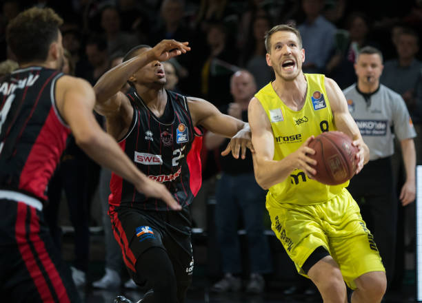 马丁内斯与 马丁内斯与